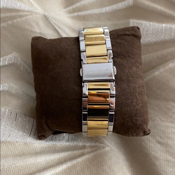 Michael Kors watch - Picture 3 of 3